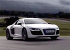 Video: Audi R8 5,2 FSI quattro – S desetiválcem před zadními koly