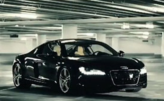 Video: Audi R8 větší než život