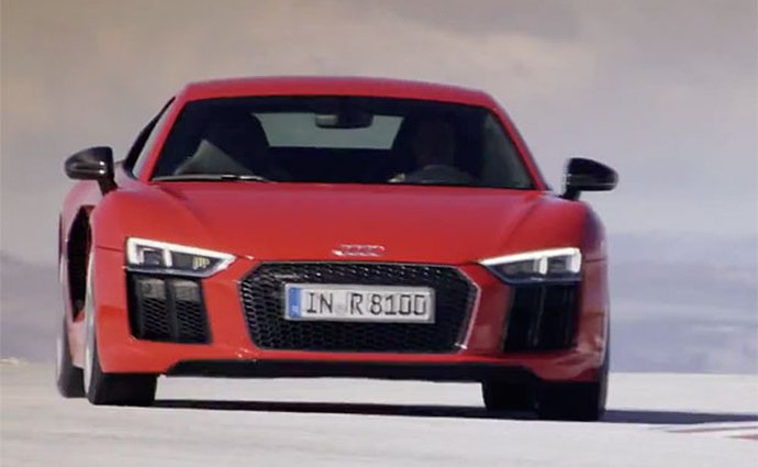 Video: Audi R8 V10 Plus v akci na okruhu