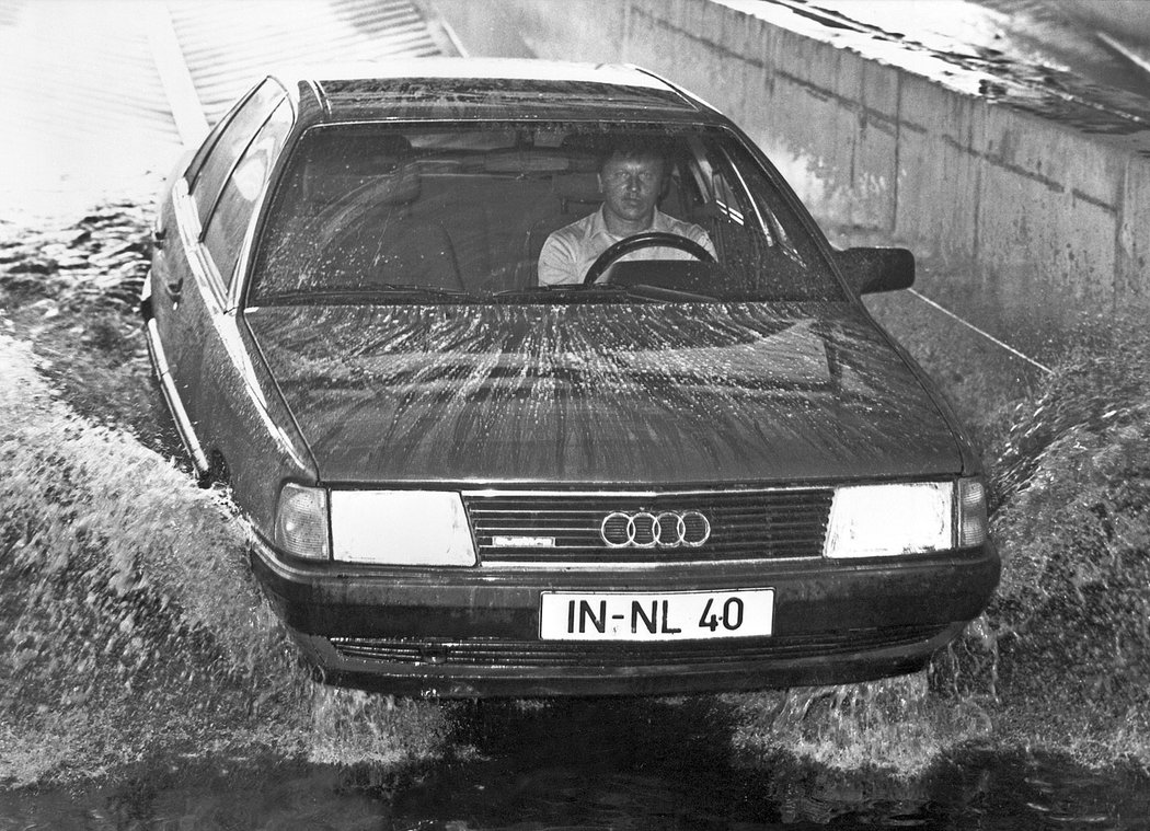 Audi 100