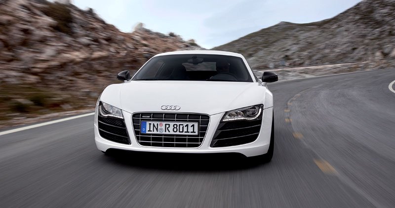 R8 V10