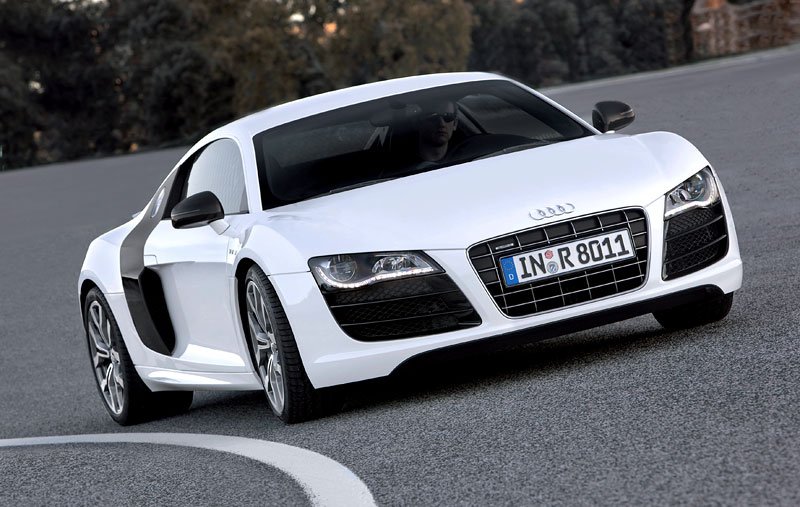 R8 V10