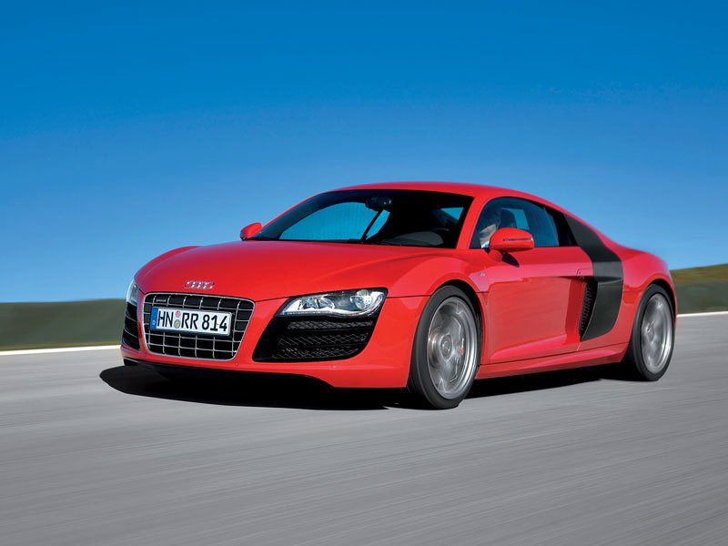 R8 V10