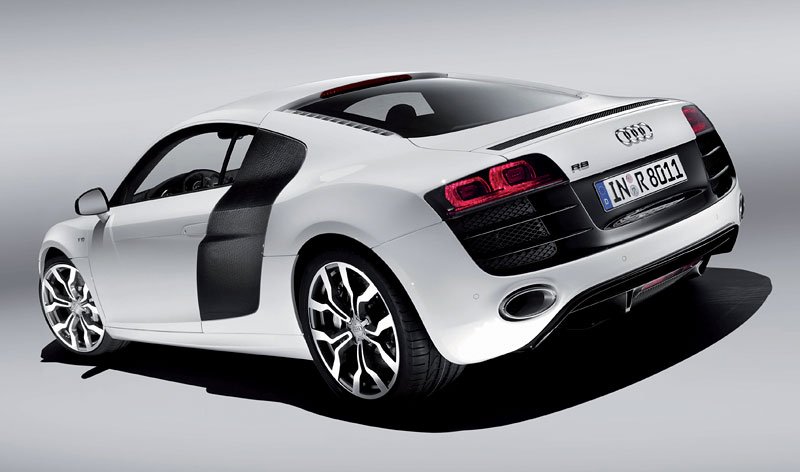 R8 V10