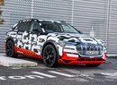 Zakamuflovaný prototyp Audi e-tron říká, že do série už je blízko