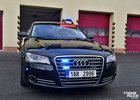 Policie na D11 nasadila do boje se zloději aut silnou Audi A8
