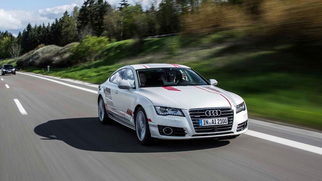 Audi nabízí veřejnosti svezení s autopilotem