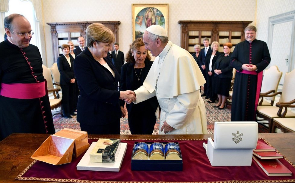 Angela Merkel při setkání s papežem Františkem v roce 2017.