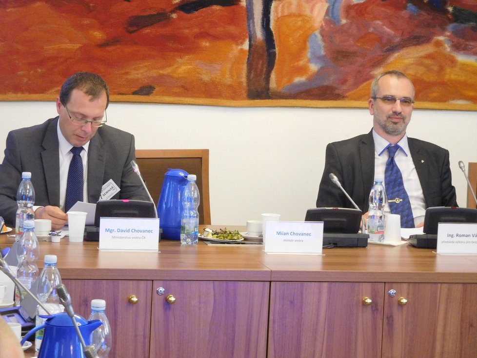 Konference k Auditu národní bezpečnosti: David Chovanec z ministerstva vnitra a poslanec Roman Váňa (ČSSD)