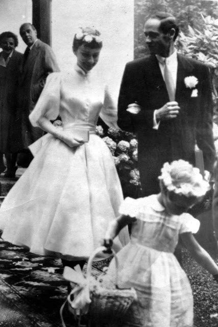 Audrey Hepburn měla svatbu jako z pohádky. Fotky jsou z roku 1954, kdy si brala svého prvního manžela Mela Ferrera.