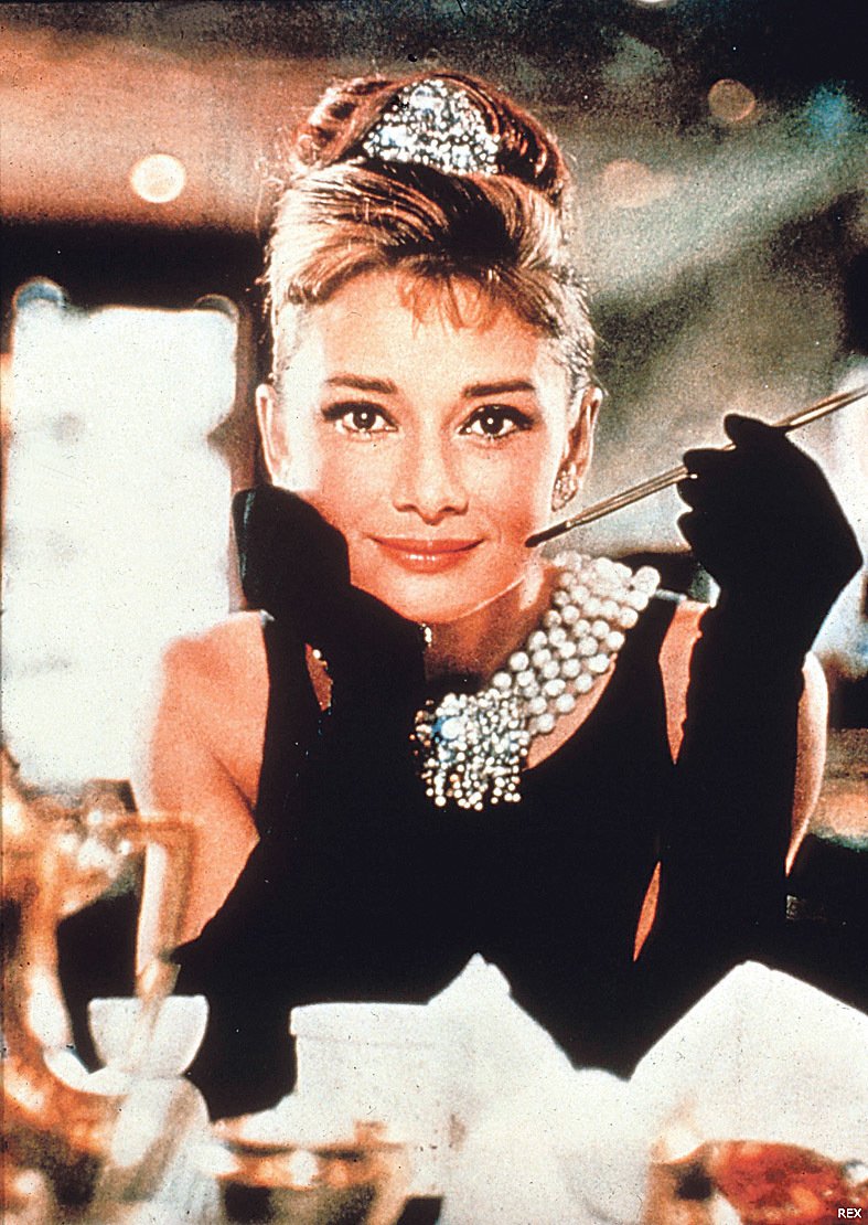 Audrey spolupracovala se světovými značkami a firmu Givenchy inspirovala a k vytvoření vůně L’Interdit.