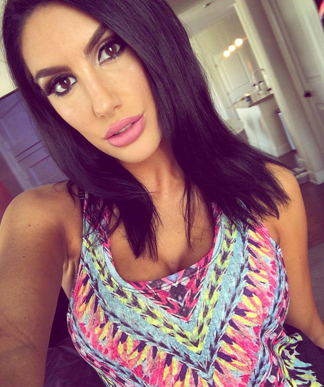 Pornoherečka August Ames ráda dráždila na Instagramu.