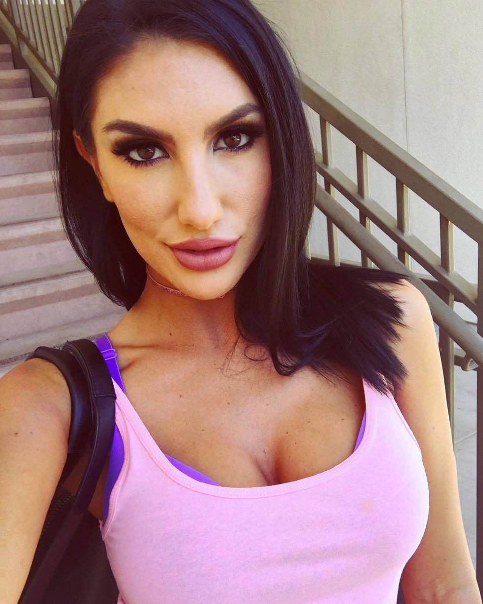 Pornoherečka August Ames ráda dráždila na Instagramu.