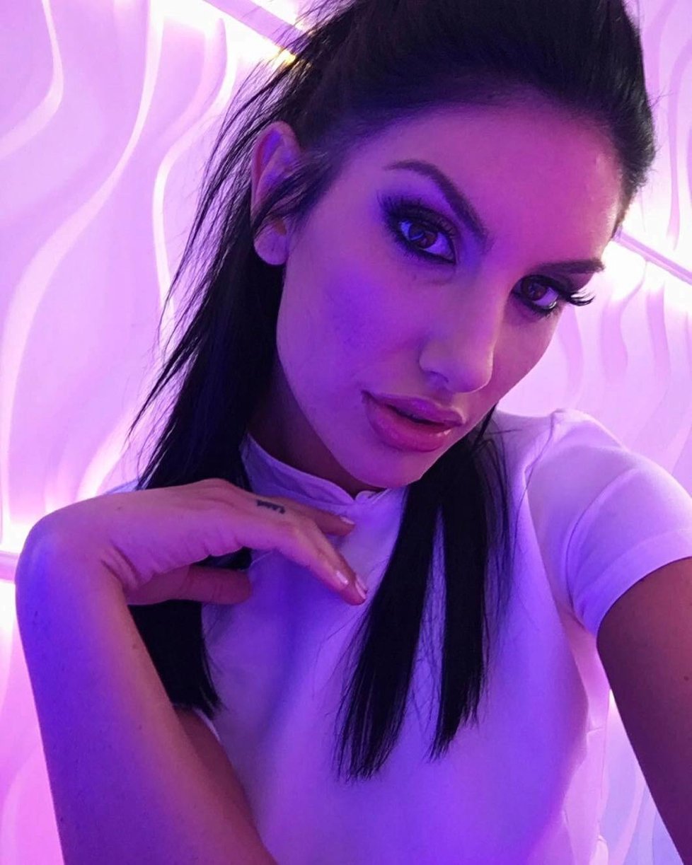 Pornoherečka August Ames ráda dráždila na Instagramu.