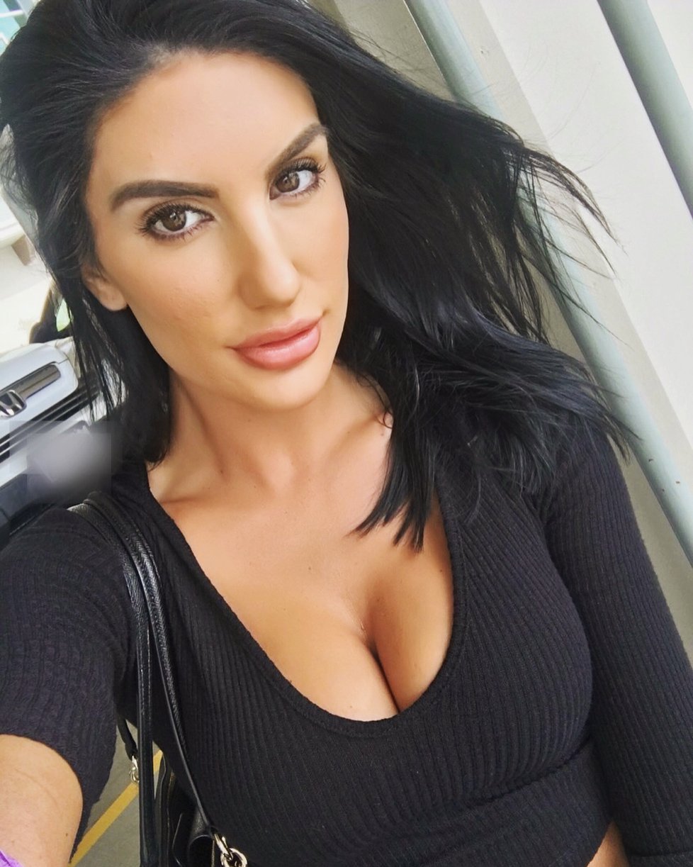 Pornoherečka August Ames ráda dráždila na Instagramu.