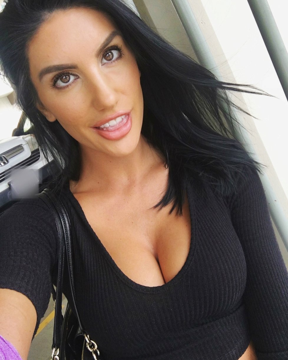 Pornoherečka August Ames ráda dráždila na Instagramu.