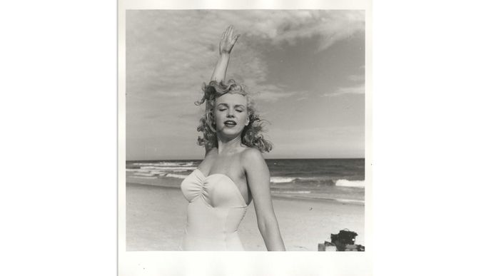 Unikátní polaroidy Marilyn Monroe. Herečku nafotil maďarský fotograf Andre de Dienes  v letech 1945-53.