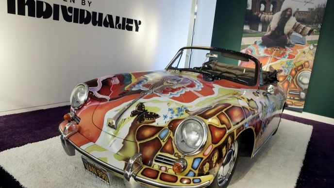Aukce RM Sotheby’s v New Yorku: Porsche 356, které vlastnila zpěvačka Janis Joplin se prodalo za 1,6 milionu dolarů, téměř trojnásobek horního odhadu.