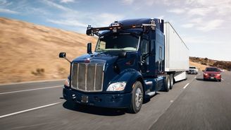 Volvo pošle na dálnice v USA kamiony bez řidičů. Pomůže mu start-up Aurora