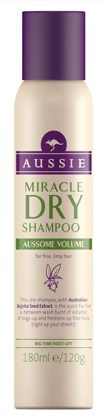 Aussie, suchý šampon Miracle Hair, 180 Kč, koupíte v síti drogerií DM