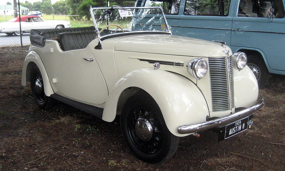 Otevřený dvoudveřový čtyřmístný tourer Austin 8AP ročník 1939.