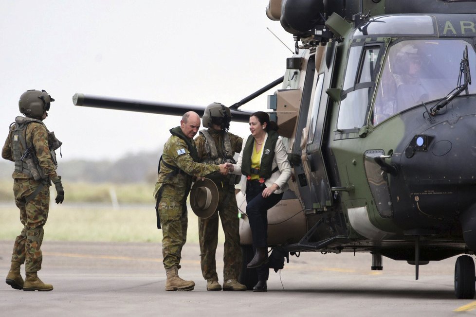 Guvernérka státu Queensland Annastacia Palaszczuková přijela na inspekci postižené oblasti.