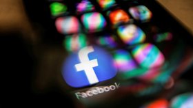 Sociální síť Facebook zablokovala v Austrálii veškerý zpravodajský obsah (17.2.2021)