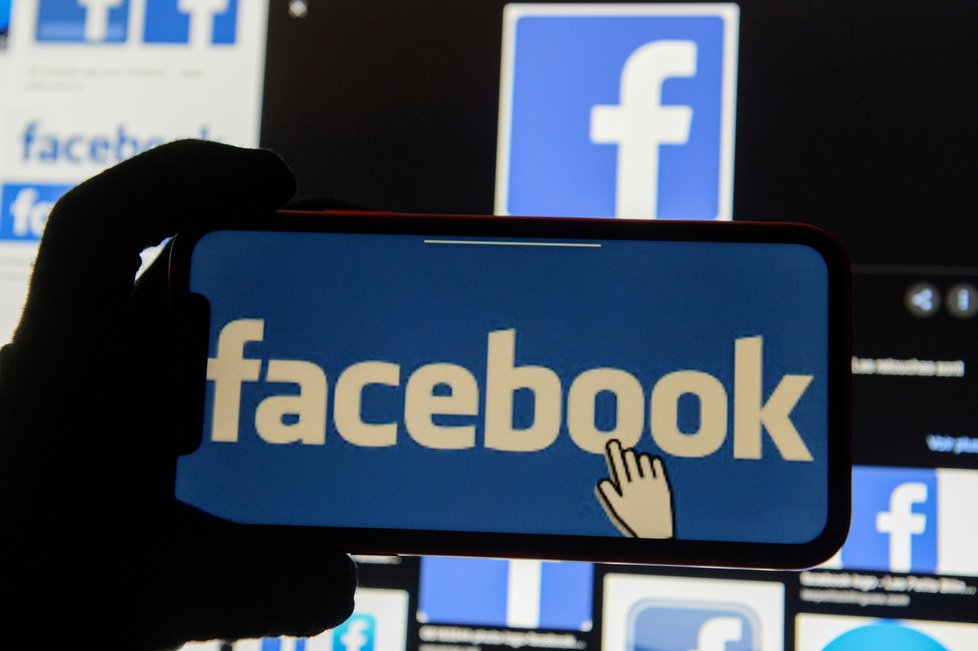 Sociální síť Facebook zablokovala v Austrálii veškerý zpravodajský obsah (17. 2. 2021).