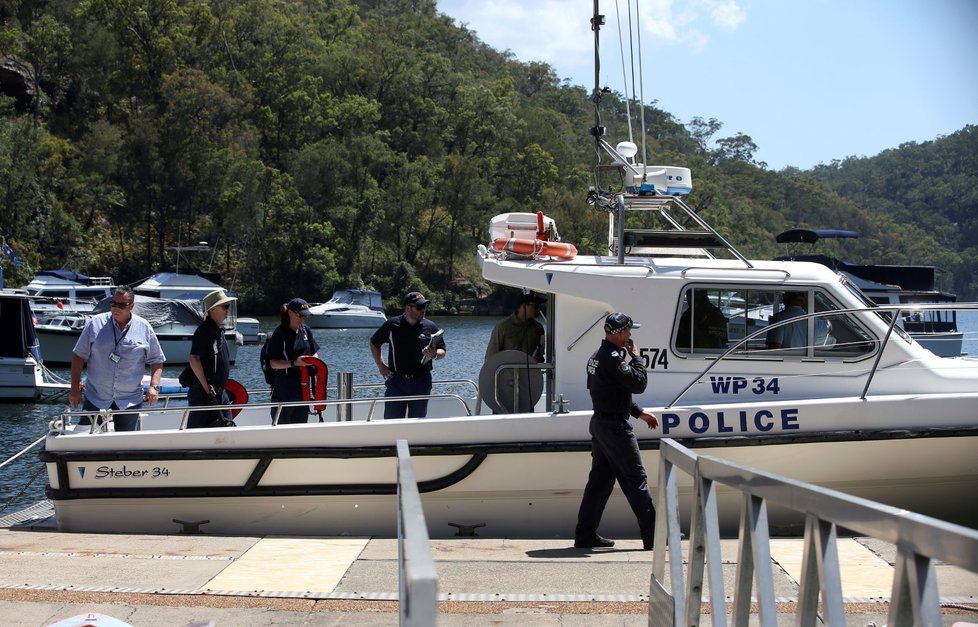 Australská policie zahájila práce na vyzvednutí vraku letadla