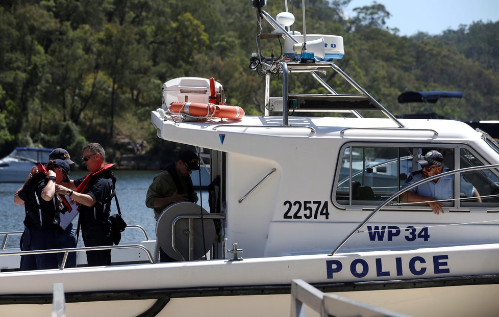 Australská policie zahájila práce na vyzvednutí vraku letadla