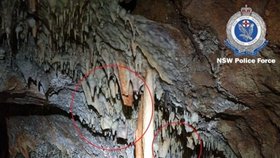 Vandalové v Austrálii vnikli do dva miliony let staré jeskyně, kde poničili starověké krápníky.