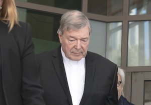 Třetí nejmocnější muž Vatikánu australský kardinál George Pell (76) čelí obvinění ze zneužívání malých chlapců.