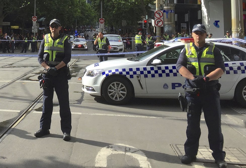 Při útoku v Melbourne zahynul člověk. 3 lidé jsou zraněni