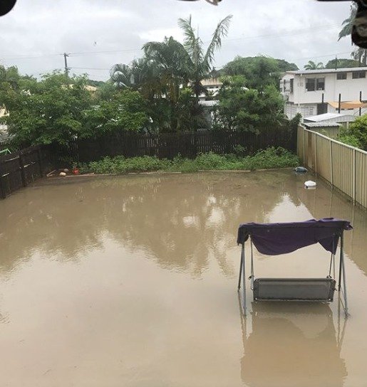 Australské město Townsville dál čelí stoleté povodni.