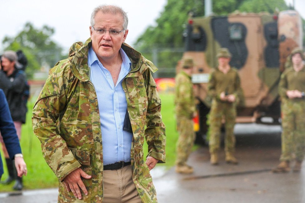 Australský premiér Scott Morrison navštívil queenslandské město zasažené povodněmi.