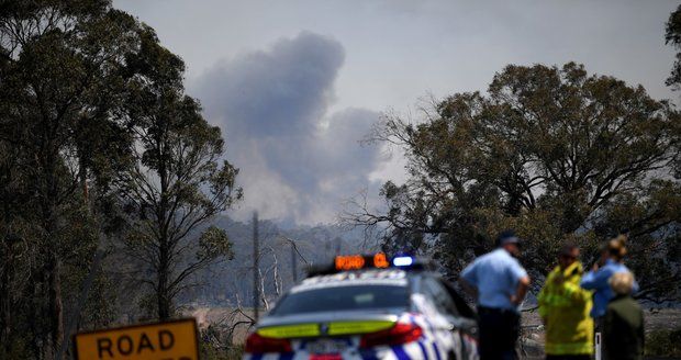 Lidé utíkají před ohnivým peklem: Austrálie nařídila evakuaci, čeká „katastrofu“ 