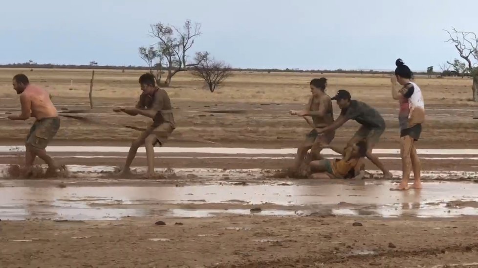 V Austrálii konečně zapršelo, déšť způsobil bleskové záplavy.