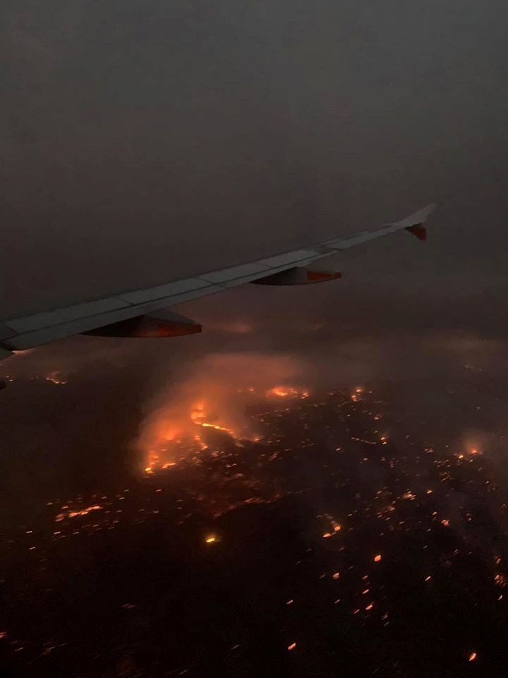 Austrálii dál sužují rozsáhlé požáry, (29. 12. 2019).