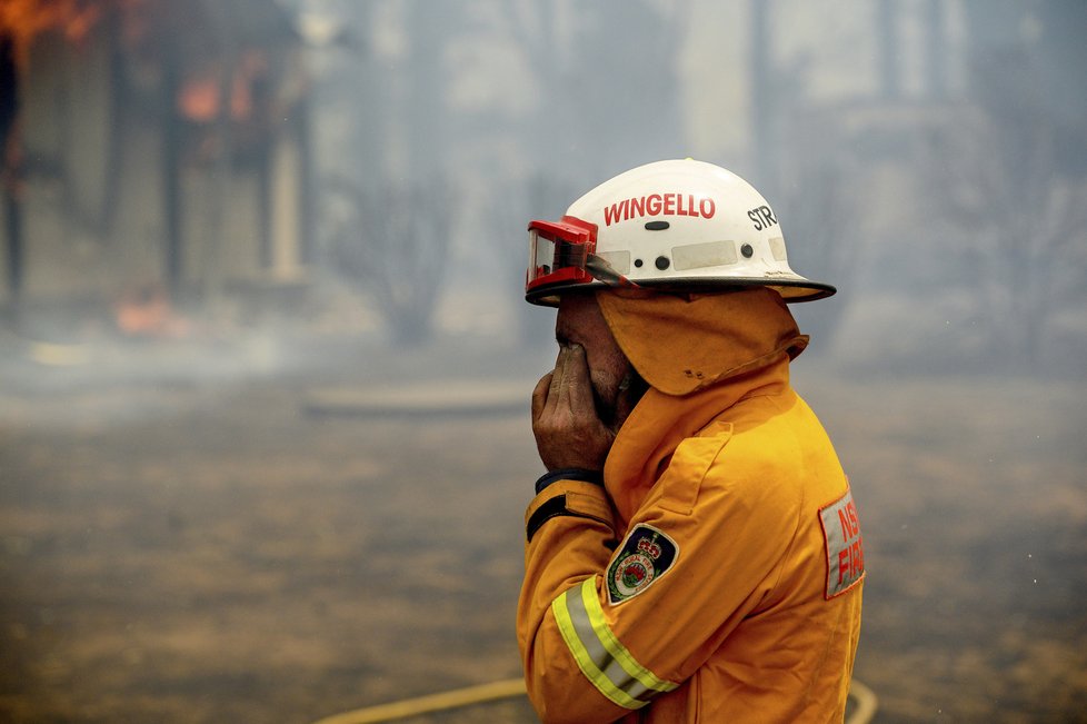 Australané dál bojují s mohutnými požáry (23. 01. 2020).