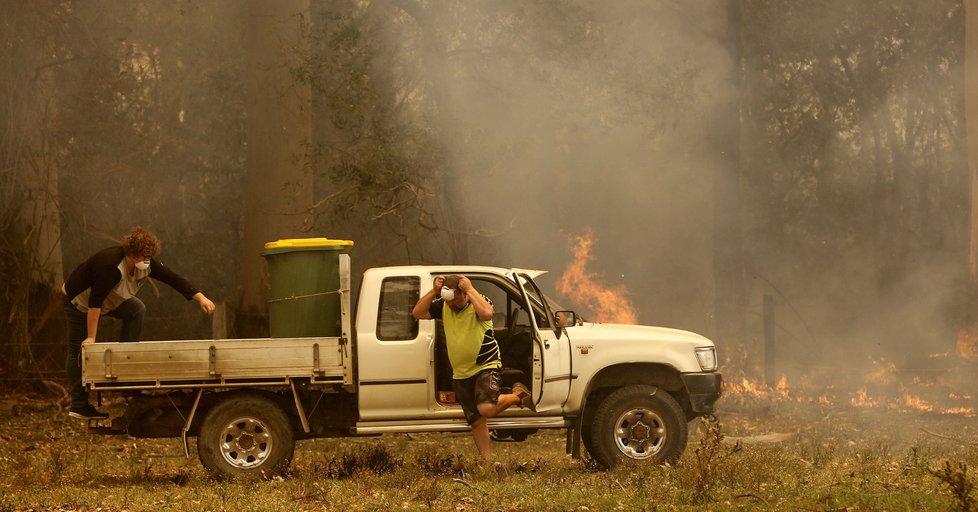 Australané dál bojují s rozsáhlými požáry (13. 11. 2019).