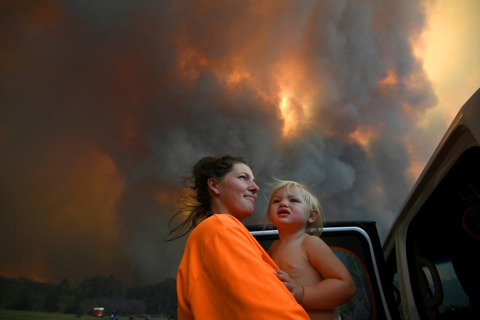 Australané dál bojují s rozsáhlými požáry (13. 11. 2019).