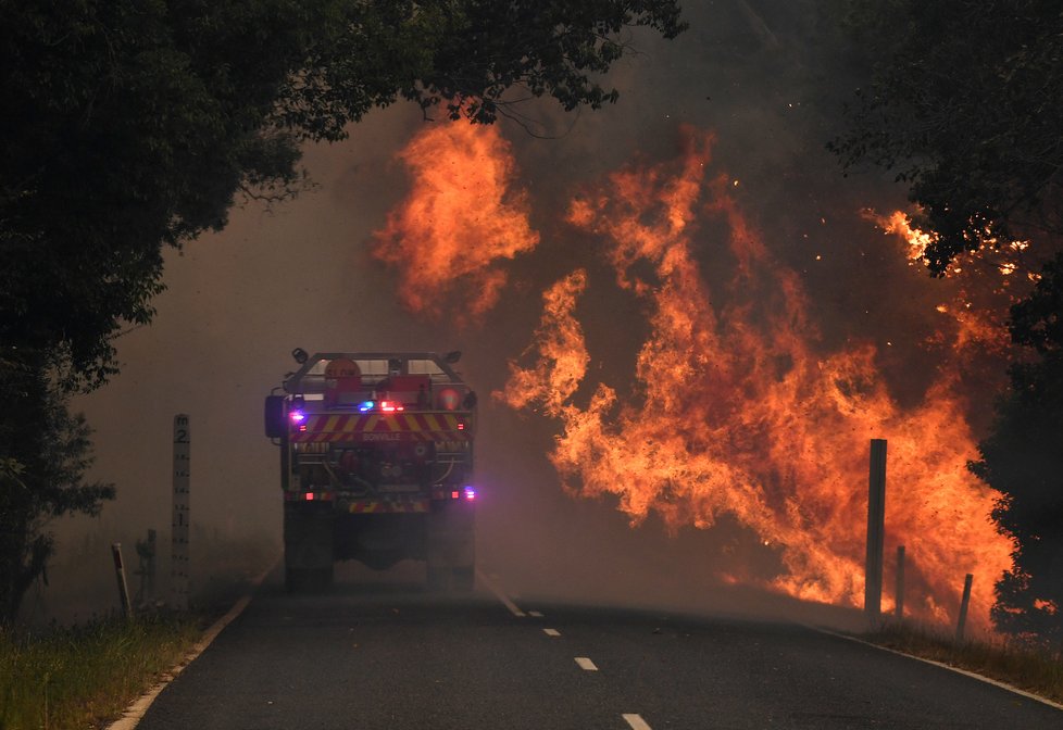 Australané dál bojují s rozsáhlými požáry (13. 11. 2019).