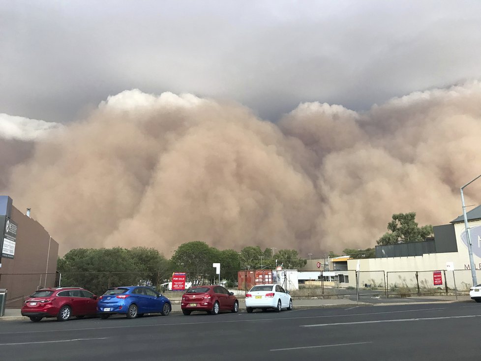 Na jihovýchodě Austrálie udeřila písečná bouře. (20.01.2020)