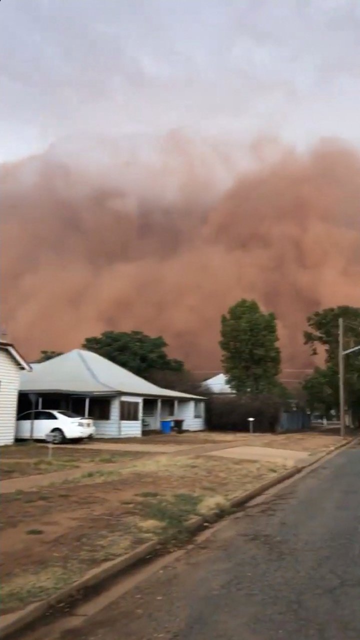 Na jihovýchodě Austrálie udeřila písečná bouře (20. 01. 2020).