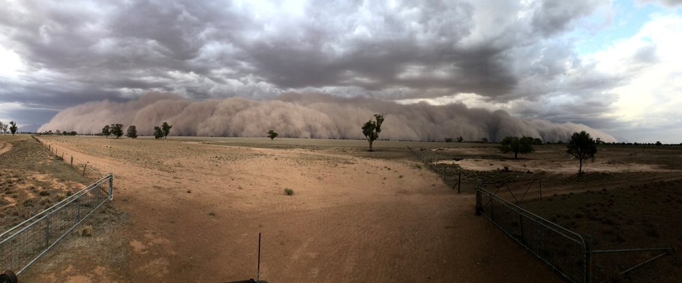 Na jihovýchodě Austrálie udeřila písečná bouře. (20.01.2020)