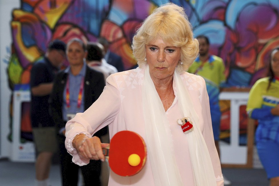 Manželka prince Charlese Camilla, vévodkyně z Cornwallu, si v Austrálii zahrála ping pong.