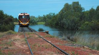 Vlaky a vláčky po Austrálii: „Ponorkou“ australskými tropy
