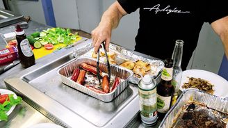 Událost, která spojuje aneb Kosmopolitní „barbie“ jako životní styl Australanů Událost, která spojuje aneb Kosmopolitní „barbie“ jako životní styl Australanů