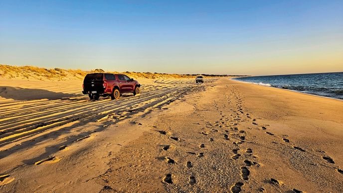 Jízda teréňákem po pláži představuje oblíbenou náplň víkendů Jízda teréňákem po pláži představuje oblíbenou náplň víkendů