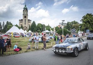 Milovníci vůně benzínu si o víkendu přijdou na své.